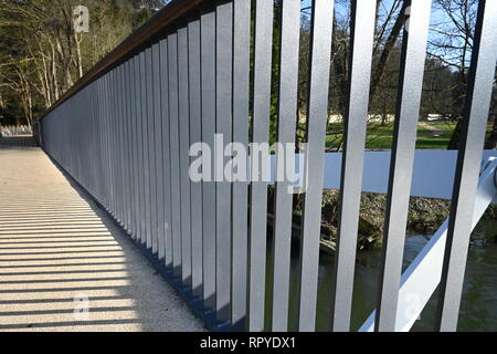 Neue Brücke über die Insel Raymill Maindenhead Stockfoto