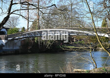 Neue Brücke über die Insel Raymill Maindenhead Stockfoto