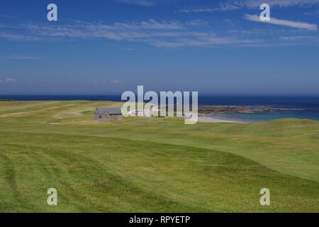 Crail Balcomie Sands Beach und Golf Gesellschaft an einem sonnigen Sommertag, Craighead, Fife, Schottland, Großbritannien. Stockfoto