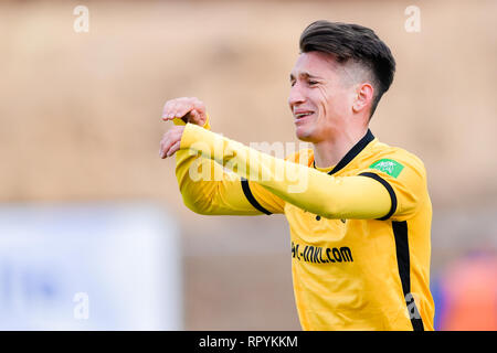 Darmstadt, Deutschland. 23 Feb, 2019. 2. Fussball Bundesliga, SV Darmstadt 98 - Dynamo Dresden 23. Spieltag, in der Merck Stadion am Böllenfalltor. Die Dresdner Baris Atik reagiert. Foto: Uwe Anspach/dpa - WICHTIGER HINWEIS: In Übereinstimmung mit den Anforderungen der DFL Deutsche Fußball Liga oder der DFB Deutscher Fußball-Bund ist es untersagt, zu verwenden oder verwendet Fotos im Stadion und/oder das Spiel in Form von Bildern und/oder Videos - wie Foto Sequenzen getroffen haben./dpa/Alamy leben Nachrichten Stockfoto