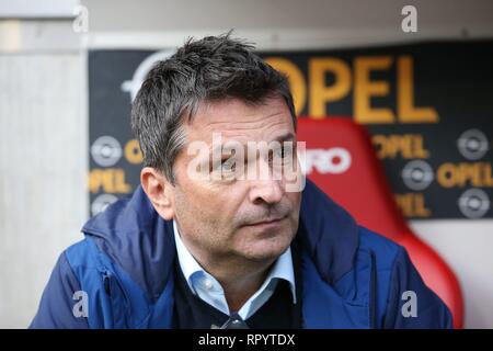 Mainz, Deutschland. 23 Feb, 2019. firo: 23.02.2019 Fußball, Fußball: 1. Bundesliga, Saison 2018/2019 FSV FSV FSV Mainz 05 - FC Schalke 04 S04-Manager, Management, Christian Heidel, | Verwendung der weltweiten Kredit: dpa/Alamy leben Nachrichten Stockfoto