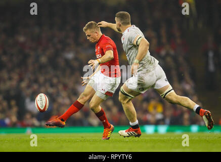 Fürstentum Stadium, Cardiff, UK. 23 Feb, 2019. Guinness sechs Nationen Rugby, Wales gegen England; Gareth Anscombe von Wales caps durch Gutschrift: Aktion plus Sport/Alamy leben Nachrichten Stockfoto