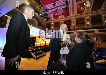 Hamilton, Schottland, Großbritannien. 23 Feb, 2019. Vince Cable - Führer der Liberaldemokratischen Partei liefert seine Grundsatzrede über Brexit, Business und Fragen rund um die Unabhängigkeit bei den Schottischen Liberaldemokratischen Partei Frühjahrstagung. Credit: Colin Fisher/Alamy leben Nachrichten Stockfoto