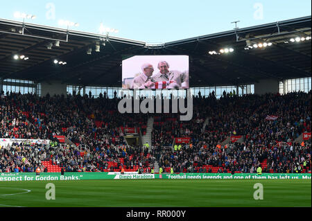 STOKE-on-Trent, Großbritannien 23. FEBRUAR Minuten Stille ehemalige Stoke City und England Torhüter, Gordon Banken während der Sky Bet Championship Match zwischen Stoke City und Aston Villa im Britannia Stadium, Stoke zu erinnern-on-Trent am Samstag, 23. Februar 2019. (Credit: Jon Hobley | MI Nachrichten) Credit: MI Nachrichten & Sport/Alamy leben Nachrichten Stockfoto