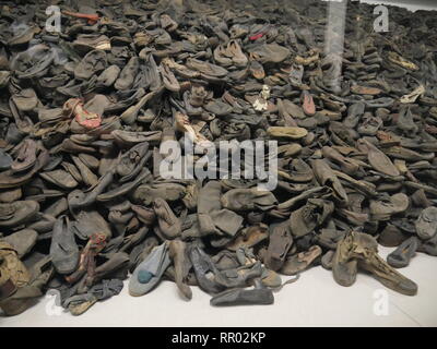 Polen - Auschwitz Museum Sehenswürdigkeiten in das ehemalige Konzentrationslager. Schuhe og Insassen im Lager getötet. Stockfoto