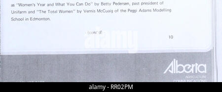 . Agri-news. Die Landwirtschaft. 30. Juni 1975 ZUR SOFORTIGEN VERÖFFENTLICHUNG VON Alberta Alberta Frauen Frauen Woche für Woche werden an drei Standorten in der Provinz dieses Jahr gehalten - Vater, Zinnoberrot und Olds. Die Termine sind: 14. Juli bis 18 für Falher und Zinnoberrot und Juli 21 bis 25 Jährigen. Alberta's Frauen Woche ist ein Freizeit- und ein pädagogisches Programm für Frauen - es ist eine Zeit der Begegnung und Austausch mit anderen Frauen. Es macht Spaß. Es ist eine Chance, etwas Neues zu lernen, weg von den täglichen Aufgaben und Probleme zu erhalten, und zu wachsen! Alberta's Frauen Woche ist offen für Frauen aus Städten und Gemeinden sowie von landwirtschaftlichen Betrieben. Sie c Stockfoto