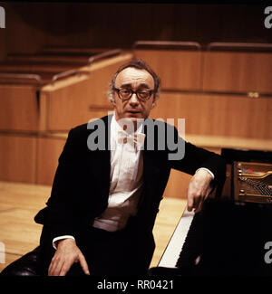 ALFRED BRENDEL, einer der grössten Pianisten unserer Zeit. Porträt, 1980er-/Überschrift: Alfred Brendel Stockfoto