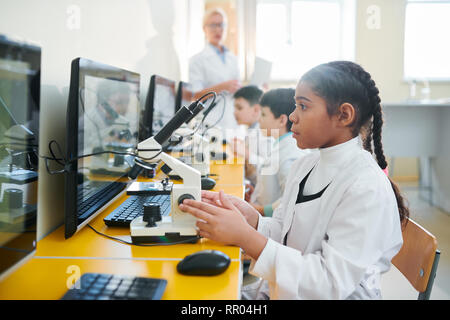 Studieren in Lab Stockfoto