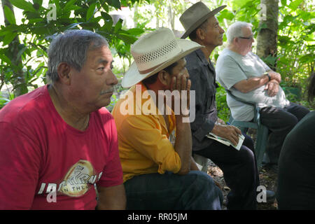 GUATEMALA Workshop für Landwirte zur nachhaltigen, ökologischen Gartenbau, durch die Katholische Kirche, El Remate, Peten organisiert. Stockfoto