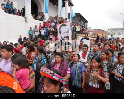 GUATEMALA Zeremonien in Bezug auf die Seligsprechung von Pater Stanley Francis Aplas Rother, der 1981 ermordet wurde, bei Santiago de Atitlan. Stockfoto