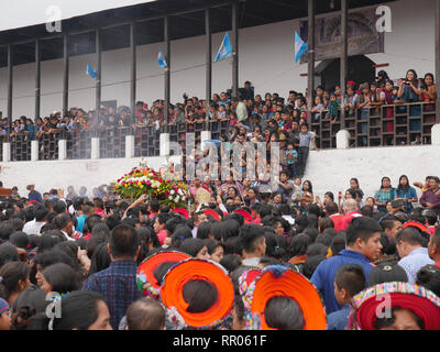 GUATEMALA Zeremonien in Bezug auf die Seligsprechung von Pater Stanley Francis Aplas Rother, der 1981 ermordet wurde, bei Santiago de Atitlan. Stockfoto