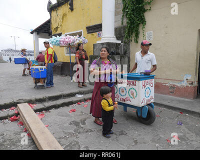 GUATEMALA Zeremonien in Bezug auf die Seligsprechung von Pater Stanley Francis Aplas Rother, der 1981 ermordet wurde, bei Santiago de Atitlan. Stockfoto