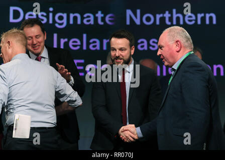 SDLP Führer Colum Eastwood (Mitte) an der Fianna jährliche Konferenz im Citywest Hotel in Dublin. Stockfoto