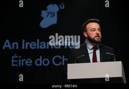 SDLP Führer Colum Eastwood (Mitte) bei der Fianna jährliche Konferenz im Citywest Hotel in Dublin. Stockfoto