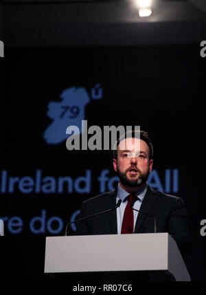 SDLP Führer Colum Eastwood (Mitte) bei der Fianna jährliche Konferenz im Citywest Hotel in Dublin. Stockfoto