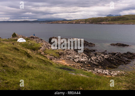 Camping in Achnahaird Bucht auf der Halbinsel Coigach Wester Ross, Highlands, Schottland, Vereinigtes Königreich Stockfoto