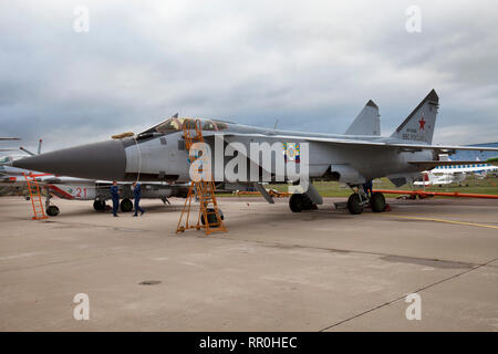 Die alle Supersonic - Wetter Fighter - Interceptor long range Mikoyan-Gurevich MiG-31 BM bei der Ausstellung von MAKS 2011, Schukowski, Russland Stockfoto