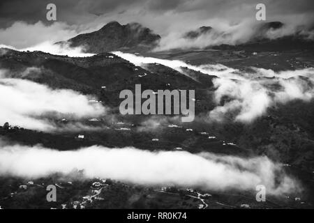 Schwarze und Weiße Kunst Landschaft Bilder der Axarquia Region Andalusien, Malaga, Spanien Stockfoto