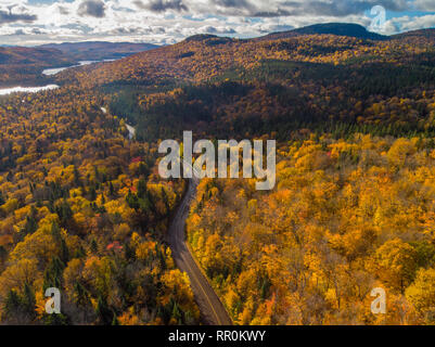 Mont Tremblant im Herbst, Luftaufnahme Stockfoto