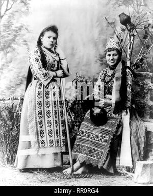 Bauer Ukrainische Frauen oder wenig Russische Frauen in native Dress 1900-1923 Stockfoto