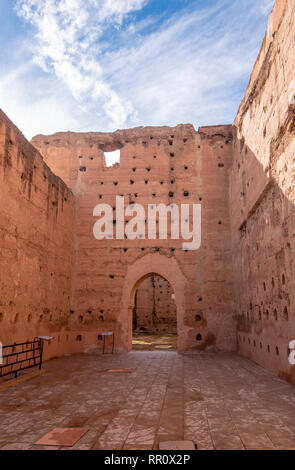 El Badi Palast ist ein palastruine in Marrakesch, Marokko. Es ist von der Arabischen Saadian Sultan Ahmad al-Mansur in Auftrag gegeben. Palais El Badii Stockfoto