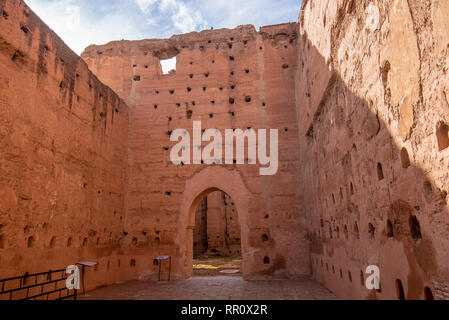 El Badi Palast ist ein palastruine in Marrakesch, Marokko. Es ist von der Arabischen Saadian Sultan Ahmad al-Mansur in Auftrag gegeben. Palais El Badii Stockfoto