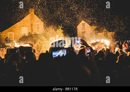 Silvester im Tar Bar'l in Allendale Stadt, Northumberland Stockfoto