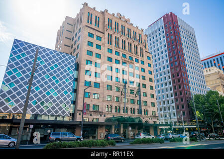 Zum 30. Dezember 2018, Adelaide South Australia: Ansicht der Fassade ikonischen Gebäude der ehemaligen kolonialen Gegenseitige leben jetzt in das Mayfair Hotel Stockfoto