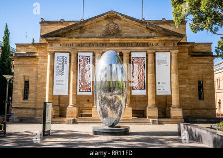 Zum 30. Dezember 2018, Adelaide South Australia: Fassade und Haupteingang Blick auf das Gebäude der Kunstgalerie von South Australia AGSA in Adelaide SA Stockfoto