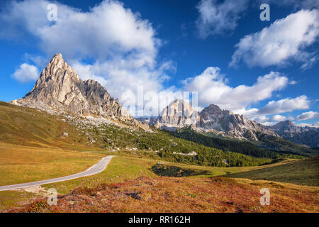 Herrlichem Panoramablick auf Passo Giau in Dolomiten Nationalpark, Italien Stockfoto