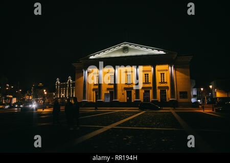 Vilnius, Litauen: das Rathaus, Litauisch Vilniaus rotuse bei Nacht Stockfoto