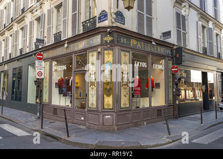 EKYOG fashion shop in alten Boulangerie shop auf die Rue des Francs Bourgeois, im angesagten Viertel Le Marais Paris, Frankreich Stockfoto