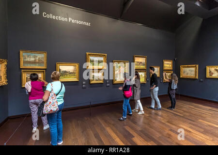 Die Menschen impressionistischen und post-impressionistischen Kunstwerke auf der 5. Etage des Musée d'Orsay, einem umgebauten Bahnhof in Paris, Frankreich Stockfoto