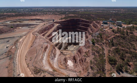 Luftaufnahme von Peake Goldmine in Cobar, NSW Stockfoto