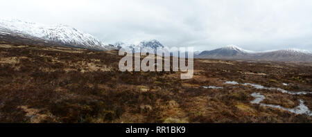 Ein Panorama von Rannoch Moor in Richtung Glen Etive im Glencoe Bereich der schottischen Highlands, Schottland, Vereinigtes Königreich. Stockfoto