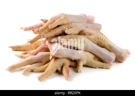 Bündel von Hühnern die Füße auf weißem Hintergrund Stockfoto