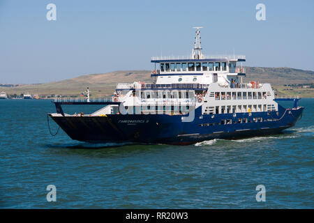 In Russland, im Kaukasus port, 18. Juni 2016: Fähre auf dem Meer der Region Krasnodar auf der Krim Stockfoto