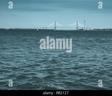 Die ravenel Bridge, in der Ferne auf den Cooper River, Charleston, South Carolina Stockfoto