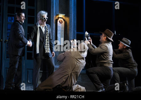 Schauspieler auf der Bühne während einer Aufführung der Schlaf einer Sommernacht im Teatro de la Zarzuela in Madrid mit: Schauspieler Wo: Madrid, Spanien Wann: 23 Jan 2019 Credit: Oscar Gonzalez/WENN.com Stockfoto