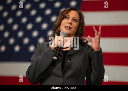 Ankeny, Iowa, USA. 23. Februar, 2019. Der US-Senator Kamala Harris spricht während einer Rathaus Kampagne Fall an die FFA Enrichment Center auf dem Campus der Des Moines Area Community College (DMACC) in Ankeny, Iowa, USA. Sen Harris, einen demokratischen Präsidentschaftskandidaten für die Wahlen 2020, wirbt in Iowa vor der ersten-in-der-Nation caucuses. J. Alex Cooney/Alamy leben Nachrichten Stockfoto