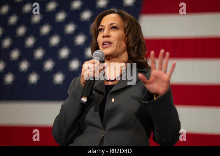 Ankeny, Iowa, USA. 23. Februar, 2019. Der US-Senator Kamala Harris spricht während einer Rathaus Kampagne Fall an die FFA Enrichment Center auf dem Campus der Des Moines Area Community College (DMACC) in Ankeny, Iowa, USA. Sen Harris, einen demokratischen Präsidentschaftskandidaten für die Wahlen 2020, wirbt in Iowa vor der ersten-in-der-Nation caucuses. J. Alex Cooney/Alamy leben Nachrichten Stockfoto