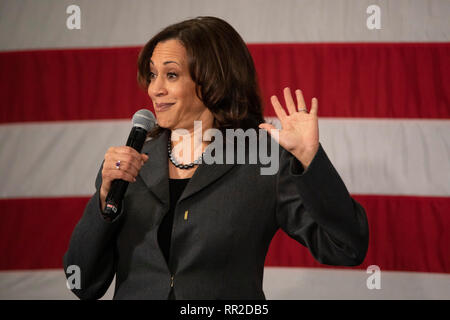 Ankeny, Iowa, USA. 23. Februar, 2019. Der US-Senator Kamala Harris spricht während einer Rathaus Kampagne Fall an die FFA Enrichment Center auf dem Campus der Des Moines Area Community College (DMACC) in Ankeny, Iowa, USA. Sen Harris, einen demokratischen Präsidentschaftskandidaten für die Wahlen 2020, wirbt in Iowa vor der ersten-in-der-Nation caucuses. J. Alex Cooney/Alamy leben Nachrichten Stockfoto