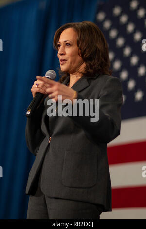 Ankeny, Iowa, USA. 23. Februar, 2019. Der US-Senator Kamala Harris spricht während einer Rathaus Kampagne Fall an die FFA Enrichment Center auf dem Campus der Des Moines Area Community College (DMACC) in Ankeny, Iowa, USA. Sen Harris, einen demokratischen Präsidentschaftskandidaten für die Wahlen 2020, wirbt in Iowa vor der ersten-in-der-Nation caucuses. J. Alex Cooney/Alamy leben Nachrichten Stockfoto