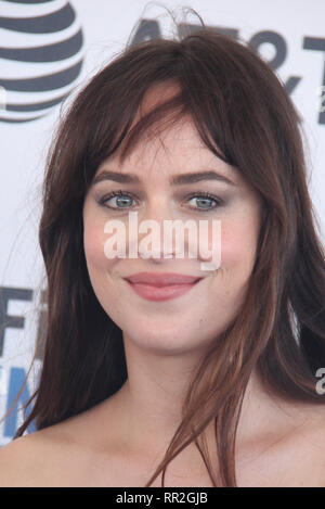 Santa Monica, Kalifornien, USA. 22 Feb, 2019. Dakota Johnson 02/23/2019 2019 Film Independent Spirit Awards in Santa Monica, CA Foto von Hiro Katoh/HollywoodNewsWire.co Credit: Hollywood News Wire Inc./Alamy leben Nachrichten Stockfoto