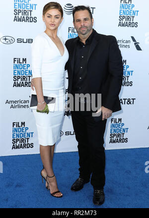 SANTA MONICA, Los Angeles, CA, USA - 23. Februar: Modell Lala Kent und Verlobte Randall Emmett kommen an der 2019 Film Independent Spirit Awards in den Santa Monica Beach am 23. Februar 2019 in Santa Monica, Los Angeles, Kalifornien, USA. (Foto von Xavier Collin/Image Press Agency) Stockfoto