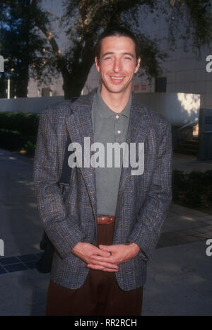 VAN NUYS, CA - Januar 28: Ron Reagan besucht Pressekonferenz an Erik und Lyle Menendez, Superior Court Richter Stanley Weisberg erklärt einen Fehlversuch in Lyle Menendez Trial am 28. Januar 1994 in Van Nuys Gerichtsgebäude in Van Nuys, Kalifornien. Foto von Barry King/Alamy Stock Foto Stockfoto