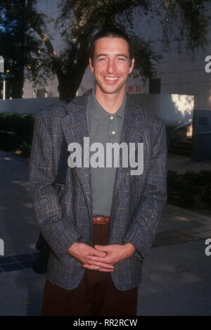 VAN NUYS, CA - Januar 28: Ron Reagan besucht Pressekonferenz an Erik und Lyle Menendez, Superior Court Richter Stanley Weisberg erklärt einen Fehlversuch in Lyle Menendez Trial am 28. Januar 1994 in Van Nuys Gerichtsgebäude in Van Nuys, Kalifornien. Foto von Barry King/Alamy Stock Foto Stockfoto