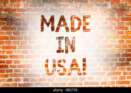 Schreiben Hinweis anzeigen Made in USA. Business Foto präsentieren Amerikanische Marke Usa lokale Produkt Brick Wall Kunst wie Graffiti Motiv Stockfoto