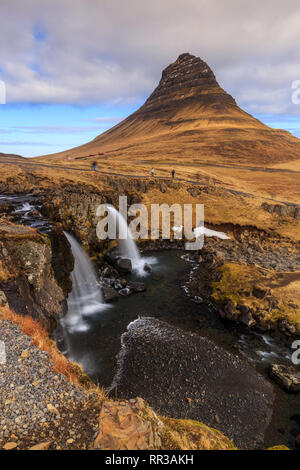 Kirkjufell und Kirkjufellsfoss Grundafjördur, in der Nähe der Snaefellsnes Halbinsel, Western Island, Island, Europa Stockfoto
