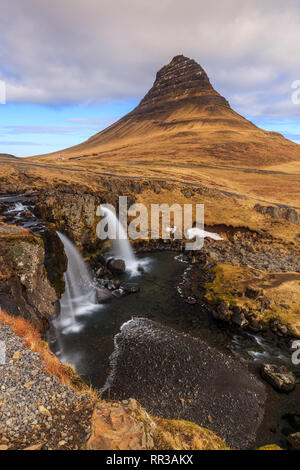 Kirkjufell und Kirkjufellsfoss Grundafjördur, in der Nähe der Snaefellsnes Halbinsel, Western Island, Island, Europa Stockfoto